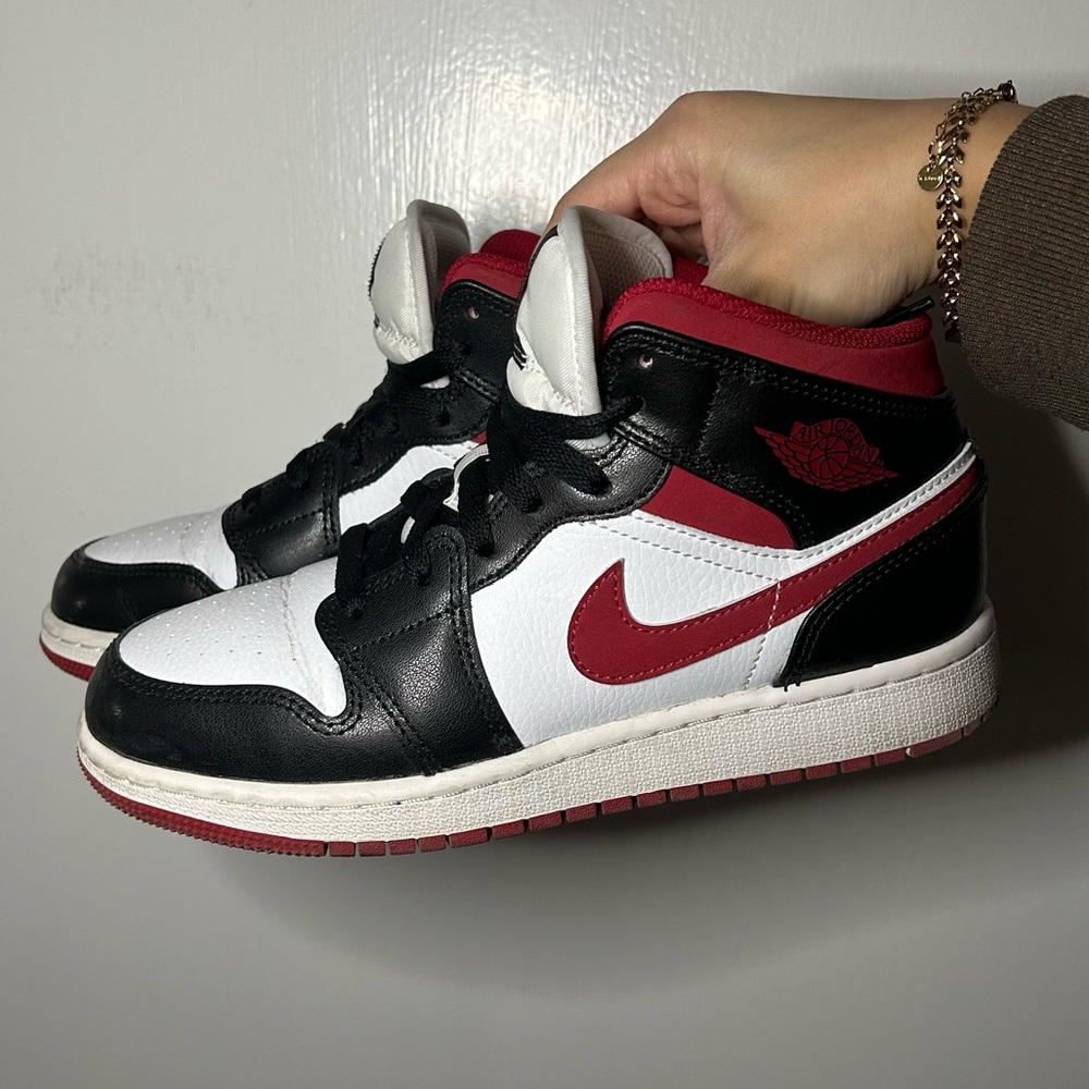 Air Jordan 1 Mid in White/Gym Red/Black